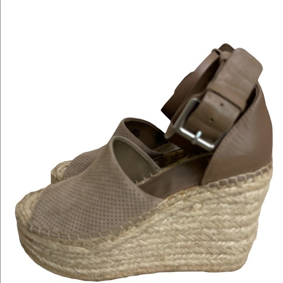 Marc Fisher Taupe/Neutral platform espadrilles.  Size 5 - Picture 6 of 11